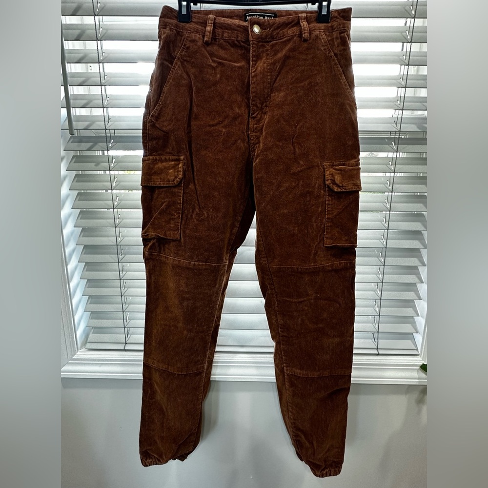 Velvet ribbed texture cargo pants. Coffee brown